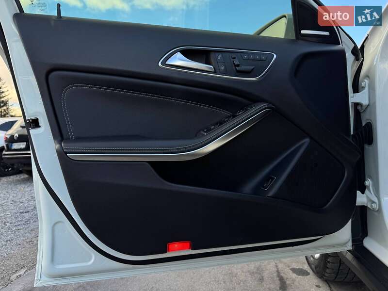 Внедорожник / Кроссовер Mercedes-Benz GLA-Class 2015 в Ровно
