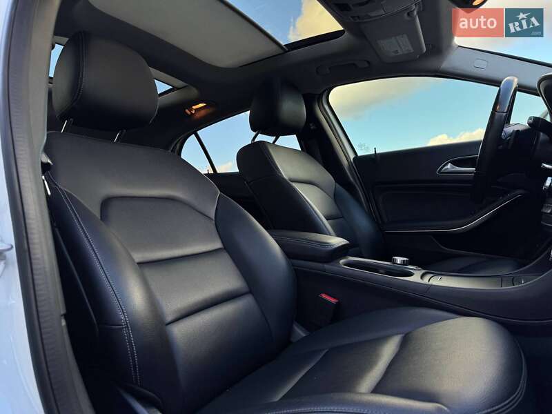 Внедорожник / Кроссовер Mercedes-Benz GLA-Class 2015 в Ровно