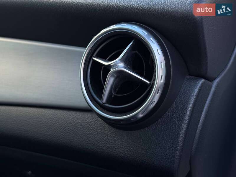 Внедорожник / Кроссовер Mercedes-Benz GLA-Class 2015 в Ровно