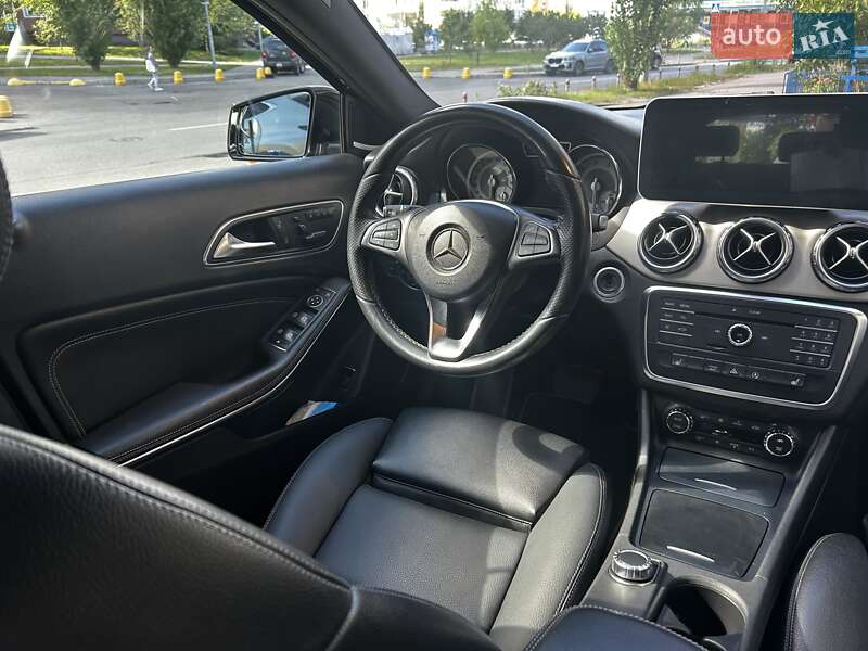 Внедорожник / Кроссовер Mercedes-Benz GLA-Class 2015 в Киеве