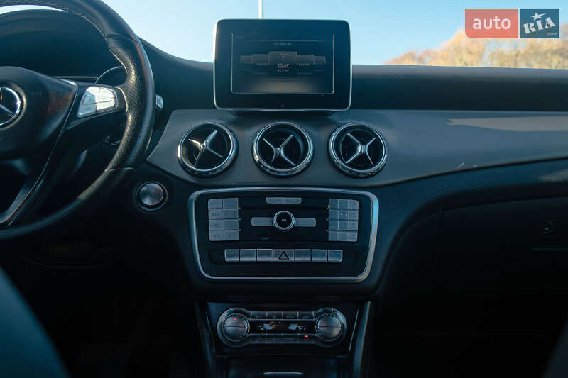 Внедорожник / Кроссовер Mercedes-Benz GLA-Class 2016 в Львове