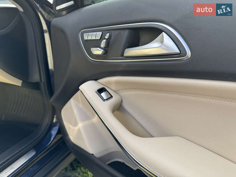 Внедорожник / Кроссовер Mercedes-Benz GLA-Class 2017 в Киеве