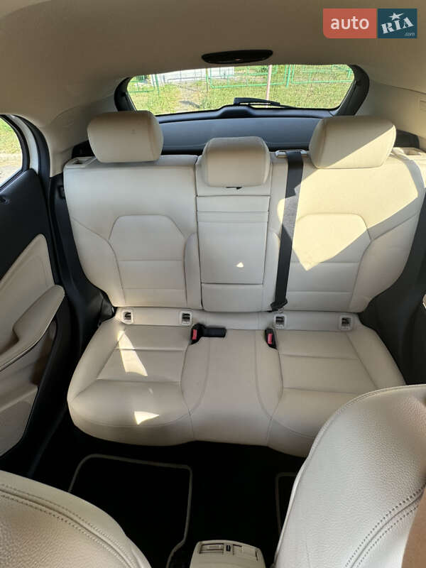 Внедорожник / Кроссовер Mercedes-Benz GLA-Class 2018 в Черкассах