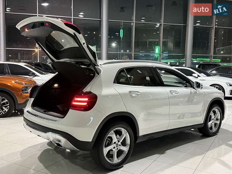 Внедорожник / Кроссовер Mercedes-Benz GLA-Class 2019 в Одессе