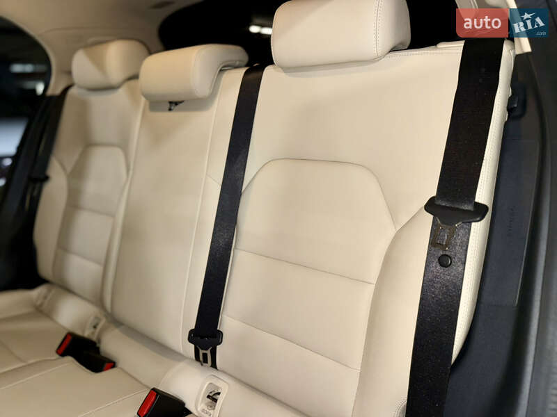 Позашляховик / Кросовер Mercedes-Benz GLA-Class 2017 в Києві