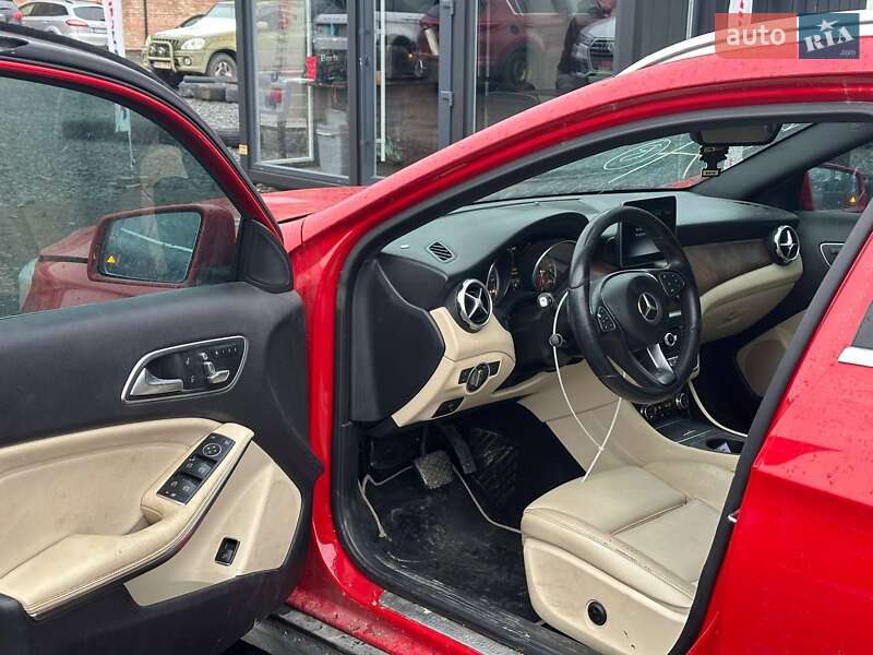 Внедорожник / Кроссовер Mercedes-Benz GLA-Class 2018 в Луцке