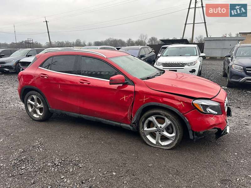 Внедорожник / Кроссовер Mercedes-Benz GLA-Class 2018 в Луцке