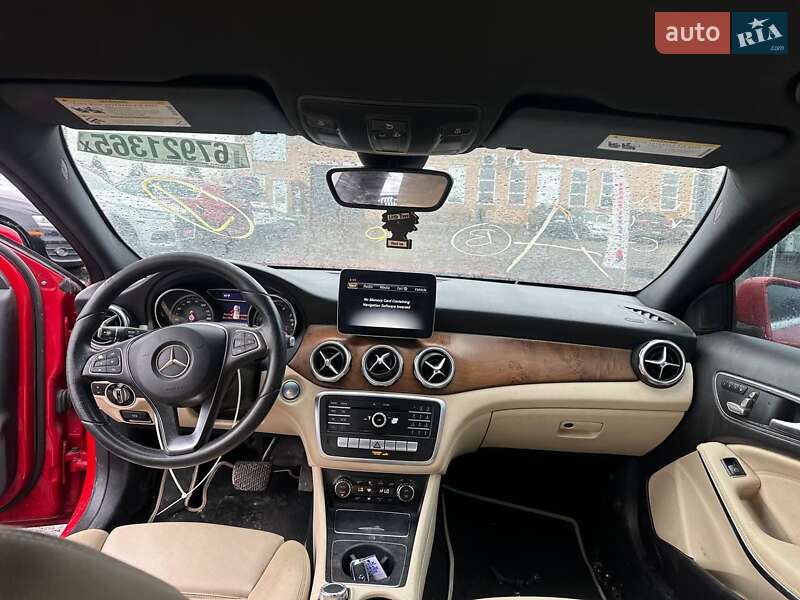 Внедорожник / Кроссовер Mercedes-Benz GLA-Class 2018 в Луцке