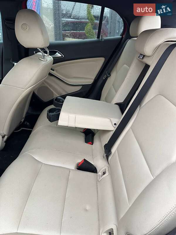 Внедорожник / Кроссовер Mercedes-Benz GLA-Class 2018 в Луцке