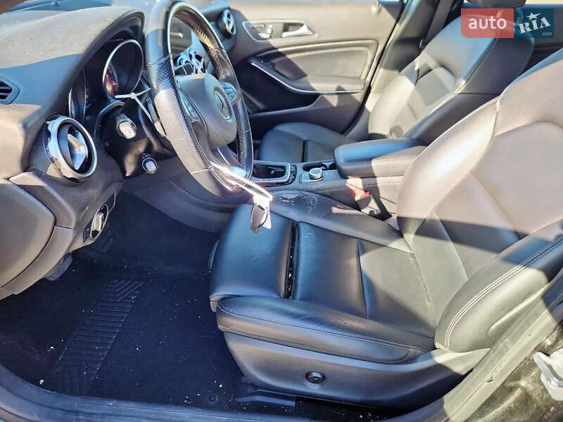 Внедорожник / Кроссовер Mercedes-Benz GLA-Class 2019 в Тернополе