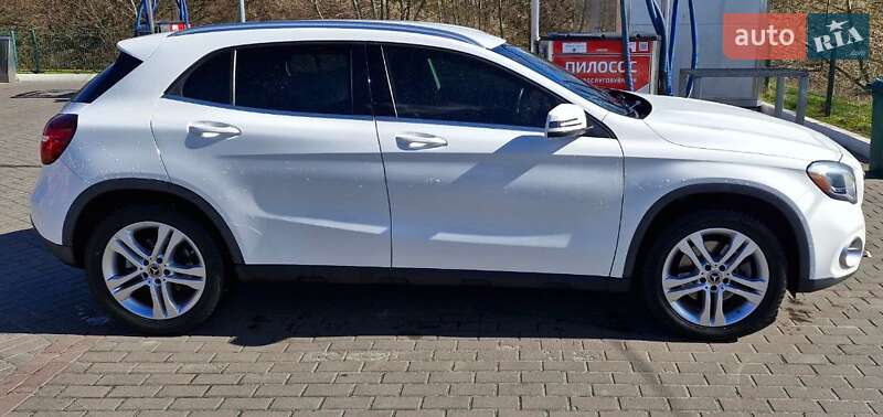 Внедорожник / Кроссовер Mercedes-Benz GLA-Class 2018 в Киеве