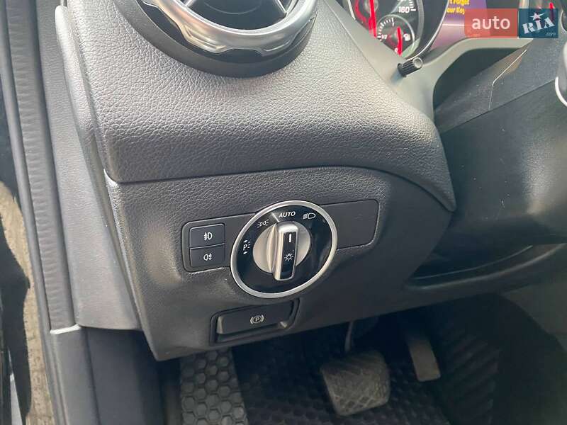 Внедорожник / Кроссовер Mercedes-Benz GLA-Class 2017 в Львове