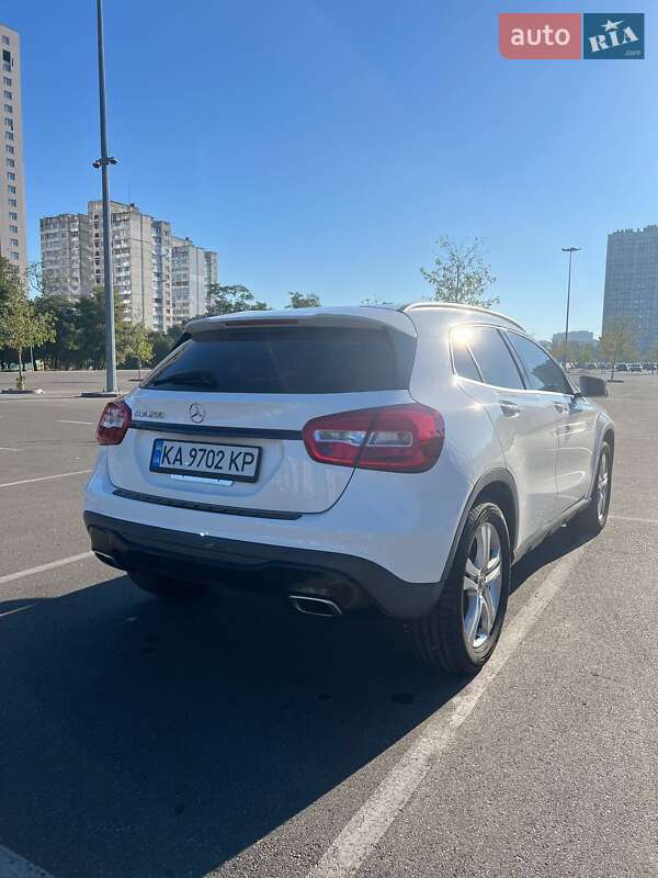 Внедорожник / Кроссовер Mercedes-Benz GLA-Class 2018 в Киеве фото 3 Внедорожник / Кроссовер Mercedes-Benz GLA-Class 2018 в Киеве