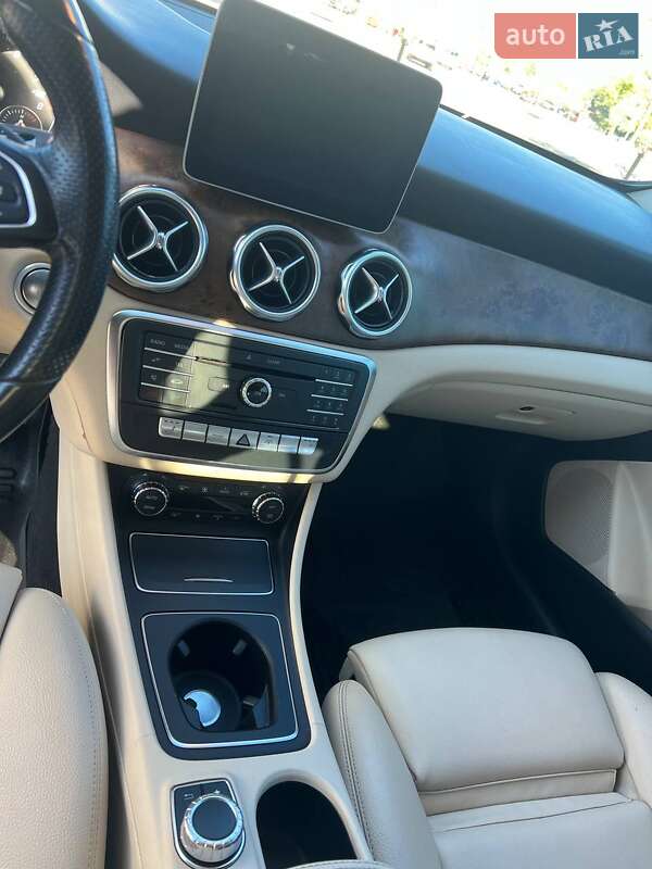 Внедорожник / Кроссовер Mercedes-Benz GLA-Class 2018 в Киеве фото 6 Внедорожник / Кроссовер Mercedes-Benz GLA-Class 2018 в Киеве