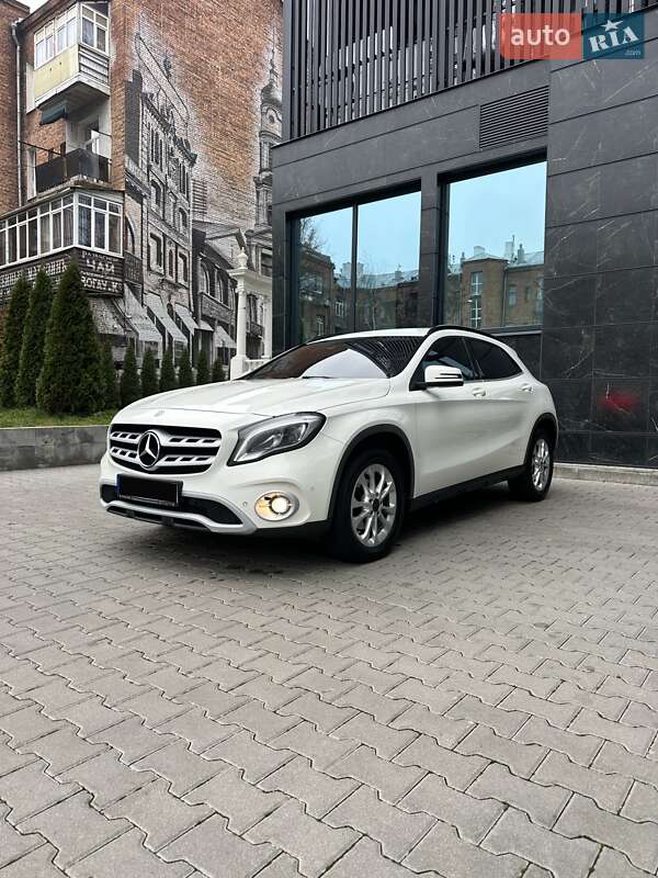 Mercedes-Benz GLA-Class 2017