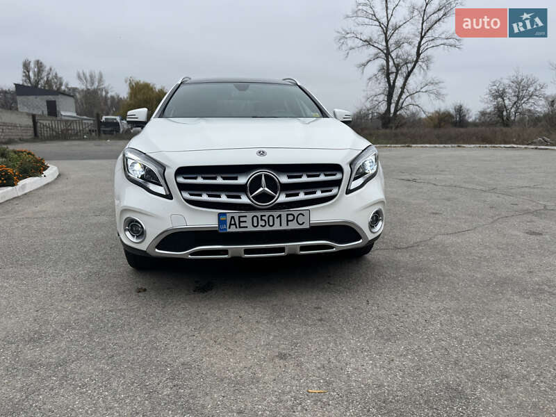 Позашляховик / Кросовер Mercedes-Benz GLA-Class 2018 в Кам'янському