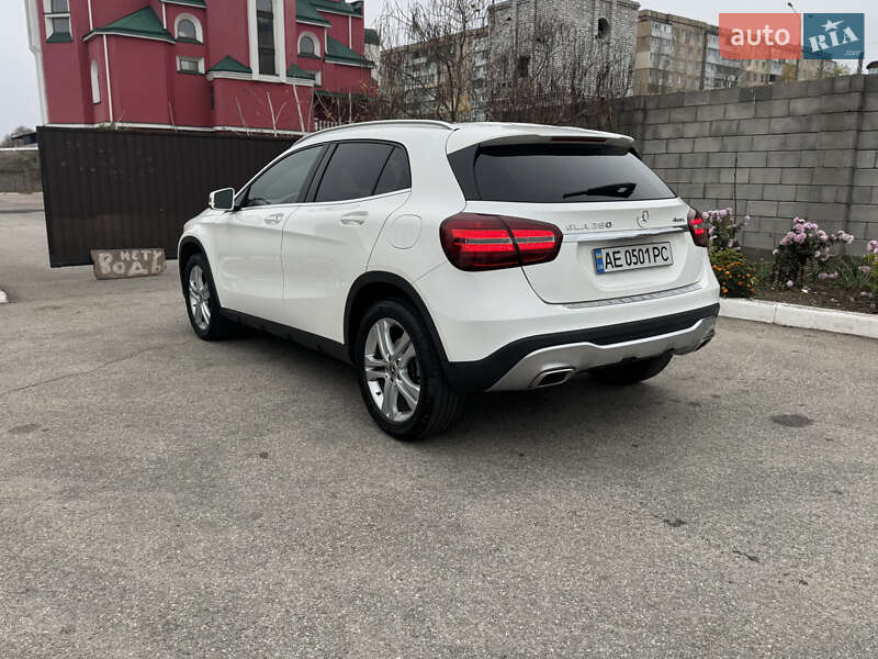Позашляховик / Кросовер Mercedes-Benz GLA-Class 2018 в Кам'янському