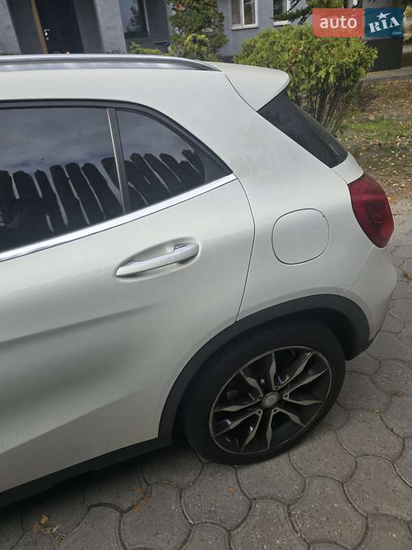 Внедорожник / Кроссовер Mercedes-Benz GLA-Class 2017 в Запорожье