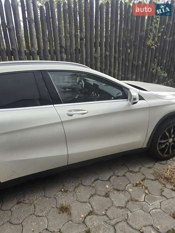 Внедорожник / Кроссовер Mercedes-Benz GLA-Class 2017 в Запорожье