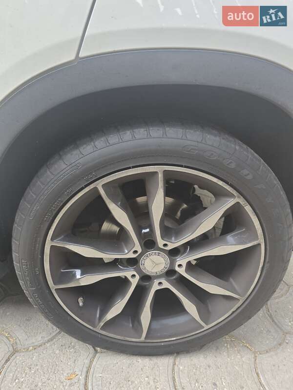 Внедорожник / Кроссовер Mercedes-Benz GLA-Class 2017 в Запорожье