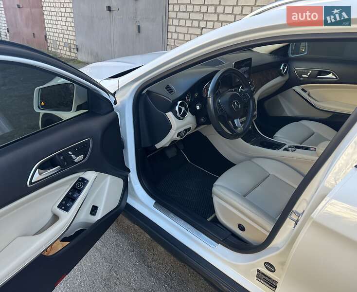 Позашляховик / Кросовер Mercedes-Benz GLA-Class 2018 в Києві