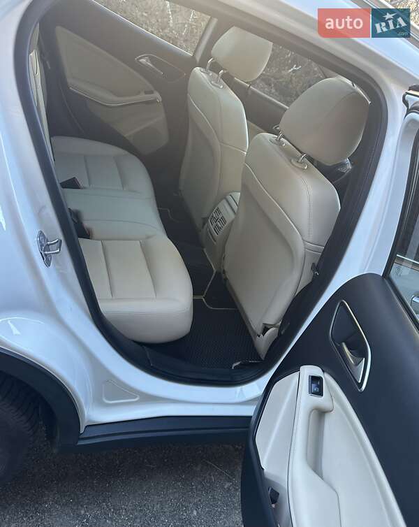 Позашляховик / Кросовер Mercedes-Benz GLA-Class 2018 в Києві