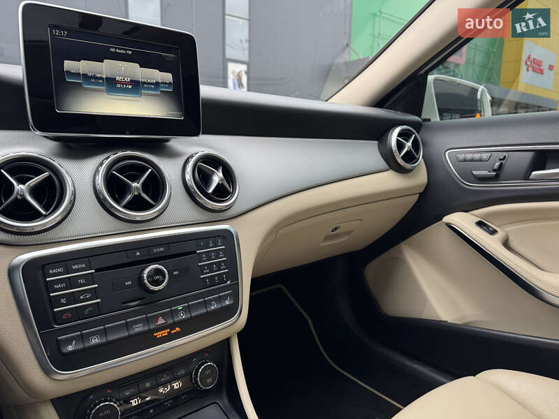 Позашляховик / Кросовер Mercedes-Benz GLA-Class 2016 в Києві