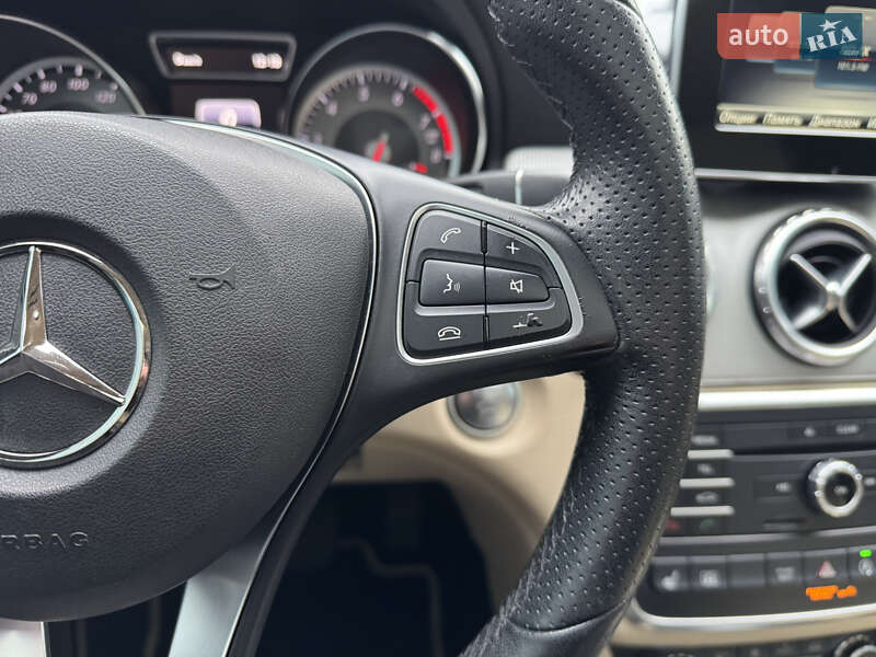 Позашляховик / Кросовер Mercedes-Benz GLA-Class 2016 в Києві