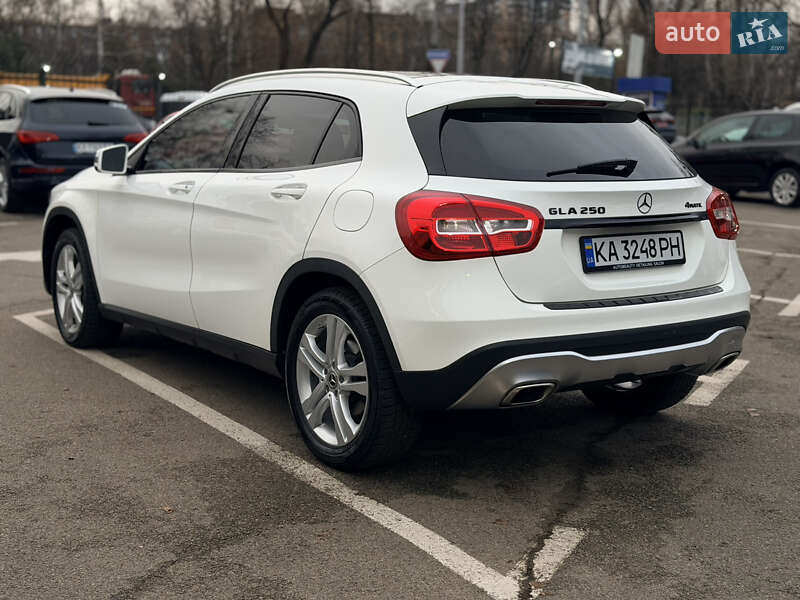 Внедорожник / Кроссовер Mercedes-Benz GLA-Class 2018 в Киеве