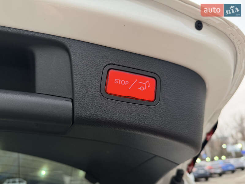 Внедорожник / Кроссовер Mercedes-Benz GLA-Class 2018 в Киеве