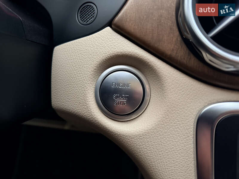 Внедорожник / Кроссовер Mercedes-Benz GLA-Class 2018 в Киеве