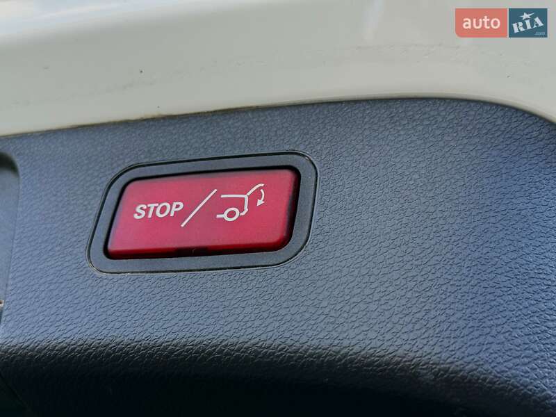 Внедорожник / Кроссовер Mercedes-Benz GLA-Class 2016 в Киеве