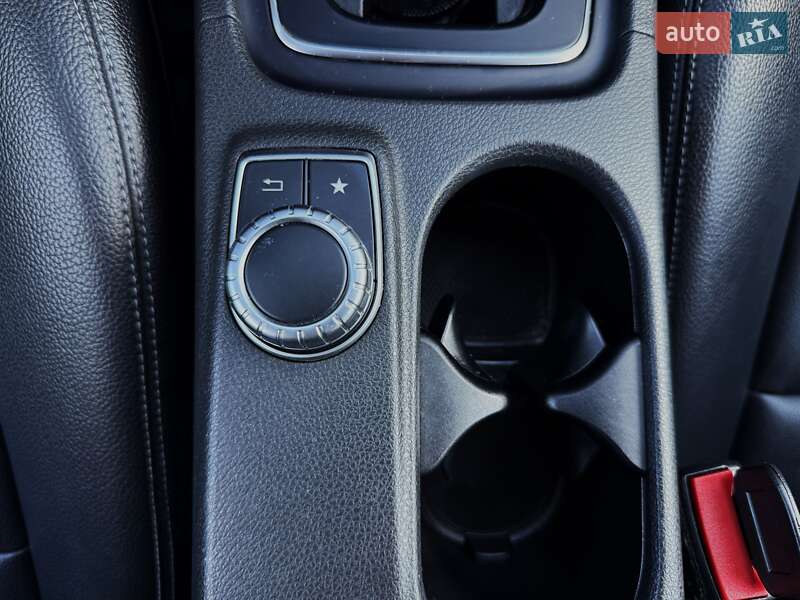 Внедорожник / Кроссовер Mercedes-Benz GLA-Class 2016 в Киеве