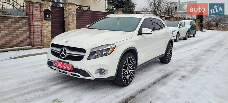 Позашляховик / Кросовер Mercedes-Benz GLA-Class 2018 в Рівному