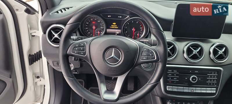 Позашляховик / Кросовер Mercedes-Benz GLA-Class 2018 в Рівному