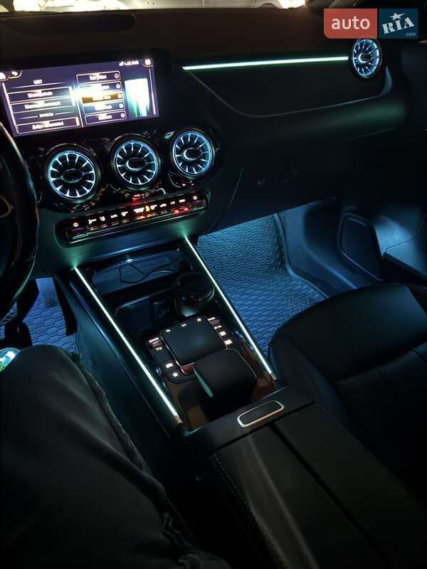 Внедорожник / Кроссовер Mercedes-Benz GLA-Class 2022 в Киеве