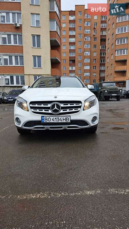 Внедорожник / Кроссовер Mercedes-Benz GLA-Class 2019 в Тернополе