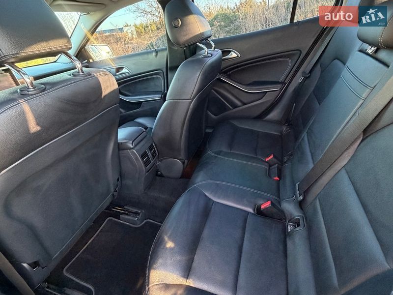 Внедорожник / Кроссовер Mercedes-Benz GLA-Class 2016 в Киеве