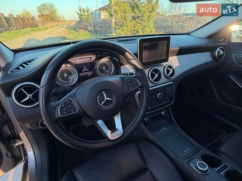 Внедорожник / Кроссовер Mercedes-Benz GLA-Class 2016 в Киеве