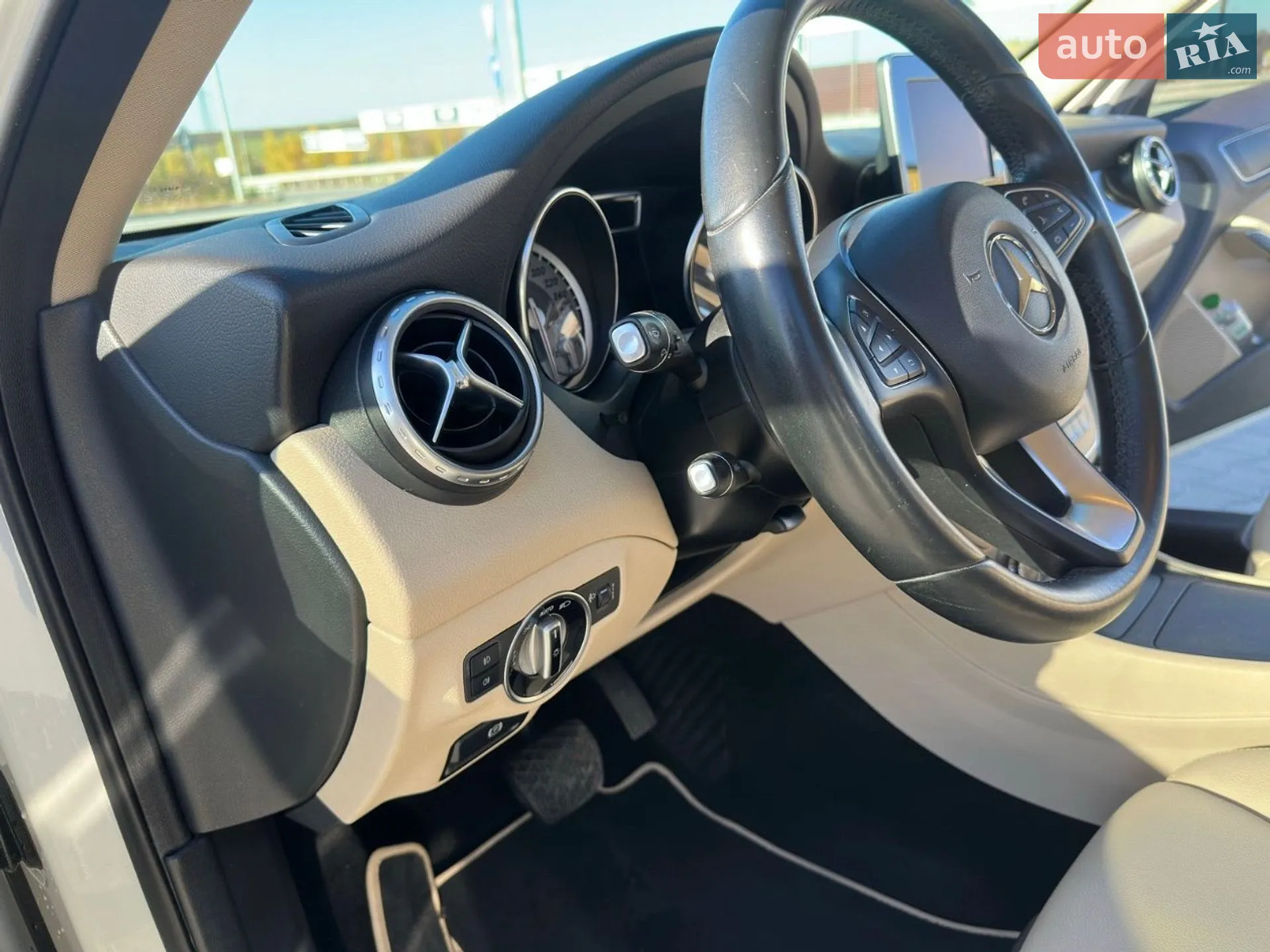 2015 Mercedes-Benz GLA-klasse - мініатюра 18