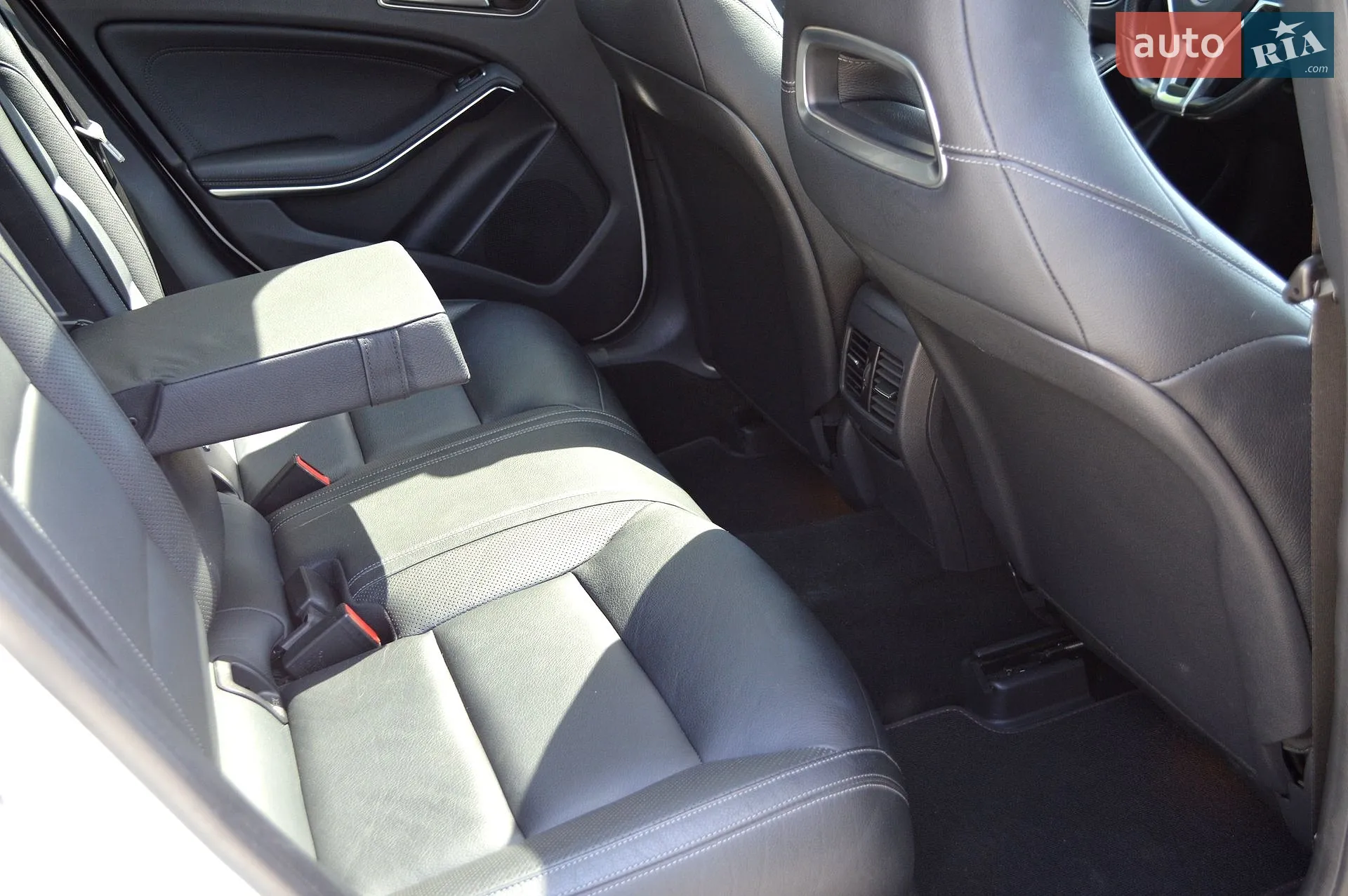 2015 Mercedes-Benz GLA-klasse - мініатюра 43
