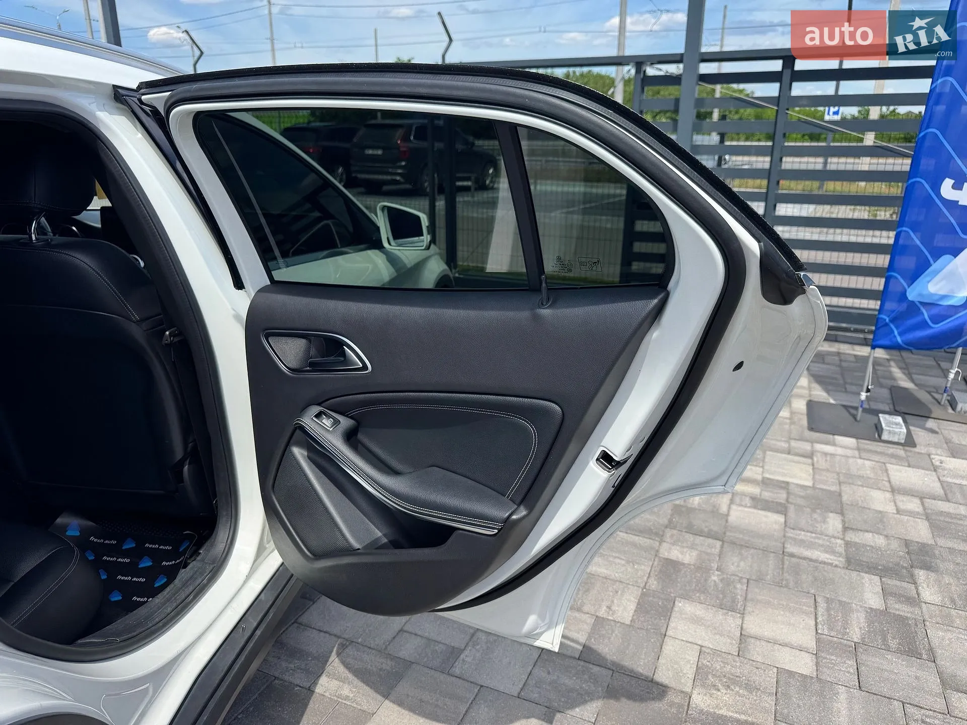 2017 Mercedes-Benz GLA-klasse - мініатюра 31