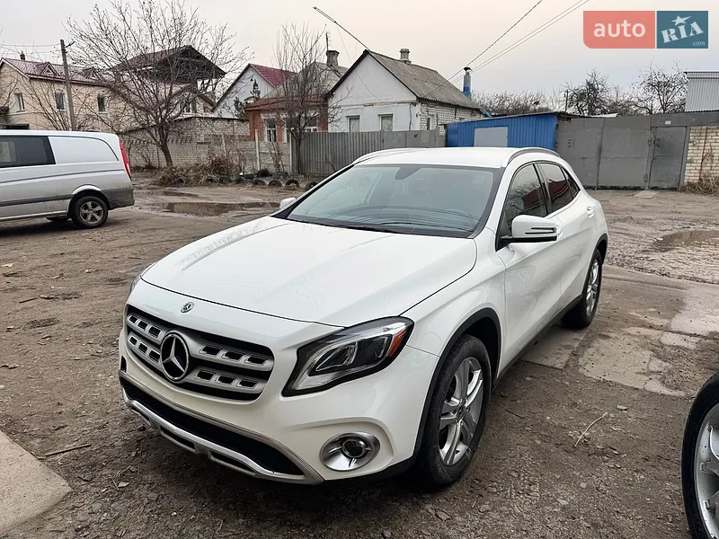 Mercedes-Benz GLA-Class