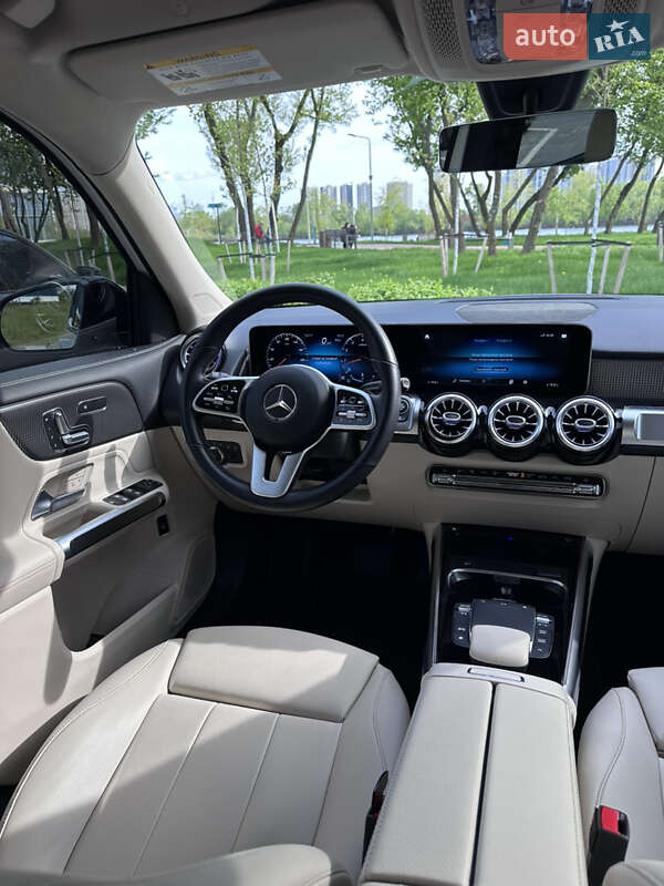 Внедорожник / Кроссовер Mercedes-Benz GLB-Class 2021 в Киеве