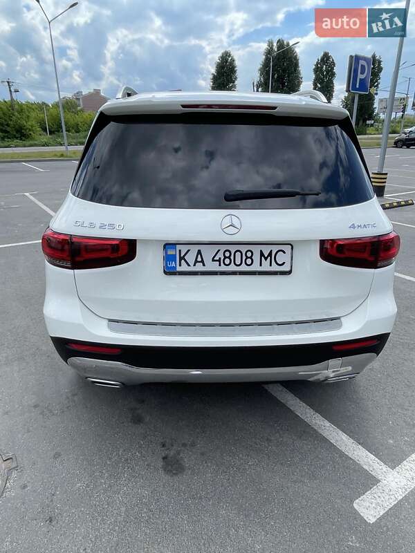 Внедорожник / Кроссовер Mercedes-Benz GLB-Class 2020 в Киеве