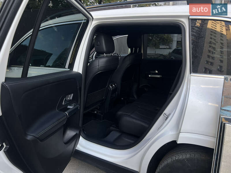 Внедорожник / Кроссовер Mercedes-Benz GLB-Class 2020 в Киеве