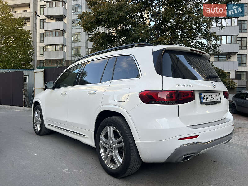 Внедорожник / Кроссовер Mercedes-Benz GLB-Class 2020 в Киеве