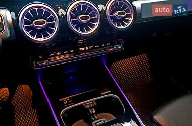 Позашляховик / Кросовер Mercedes-Benz GLB-Class 2019 в 