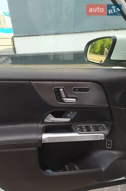 Внедорожник / Кроссовер Mercedes-Benz GLB-Class 2020 в 