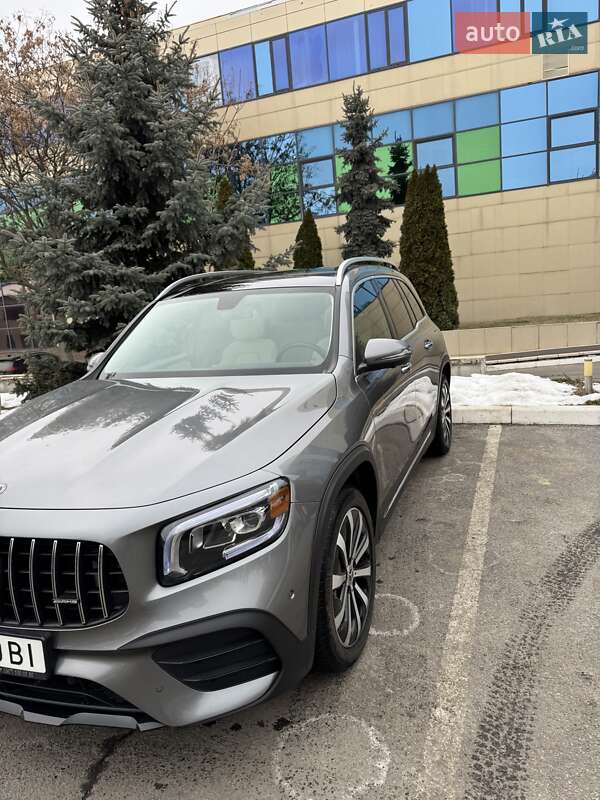 Внедорожник / Кроссовер Mercedes-Benz GLB-Class 2019 в Харькове